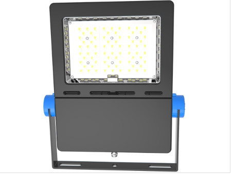 οι προβολείς των επίπεδων οδηγήσεων 135lm/w 50W με το PC Lense μετρίασαν την εύκαμπτη οπτική γυαλιού για όλες τις περιπτώσεις