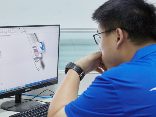 D4 Φωτό LED ανθεκτικό στην υγρασία 160LPW με έτοιμο 4 έκτακτης ανάγκης 4W@3HRS Plug and Play εύκολη συντήρηση Κατάλληλο για γκαράζ στάθμευσης και φωτισμό