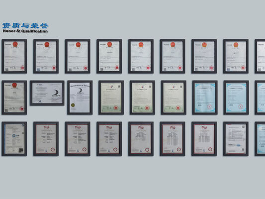 Αδιάβροχο φωτιστικό LED D4 με έως 160 LPW DIP Power/3CCT/3-φάσεων αλλαγή 1SKU=12SKU Φιλικό για μια ιδανική λύση σε πολλές εφαρμογές όπως πάρκινγκ, εργοστάσια